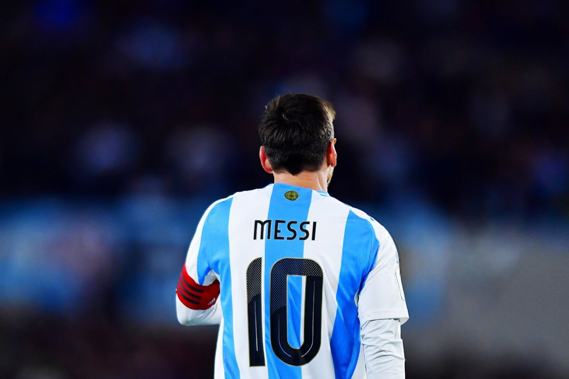 世界杯官网app下载官方最新版-同行评10号位排名：梅西历史第一！马拉多纳第七、贝利第八！