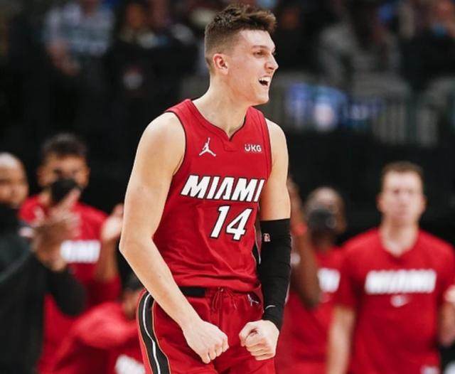 世界杯官方直播软件下载-前7战替补砍157分创历史 蜕变希罗剑指最佳第六人