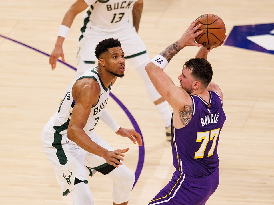 世界杯比赛直播地址-NBA截止日汇总！字母哥留队，祖巴茨加盟步行者，湖人计划曝光