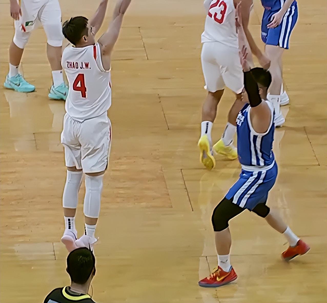 世界杯官方直播软件下载-中国男篮100-93中国台北！球员评分：5人满分，3人良好，2人拉胯